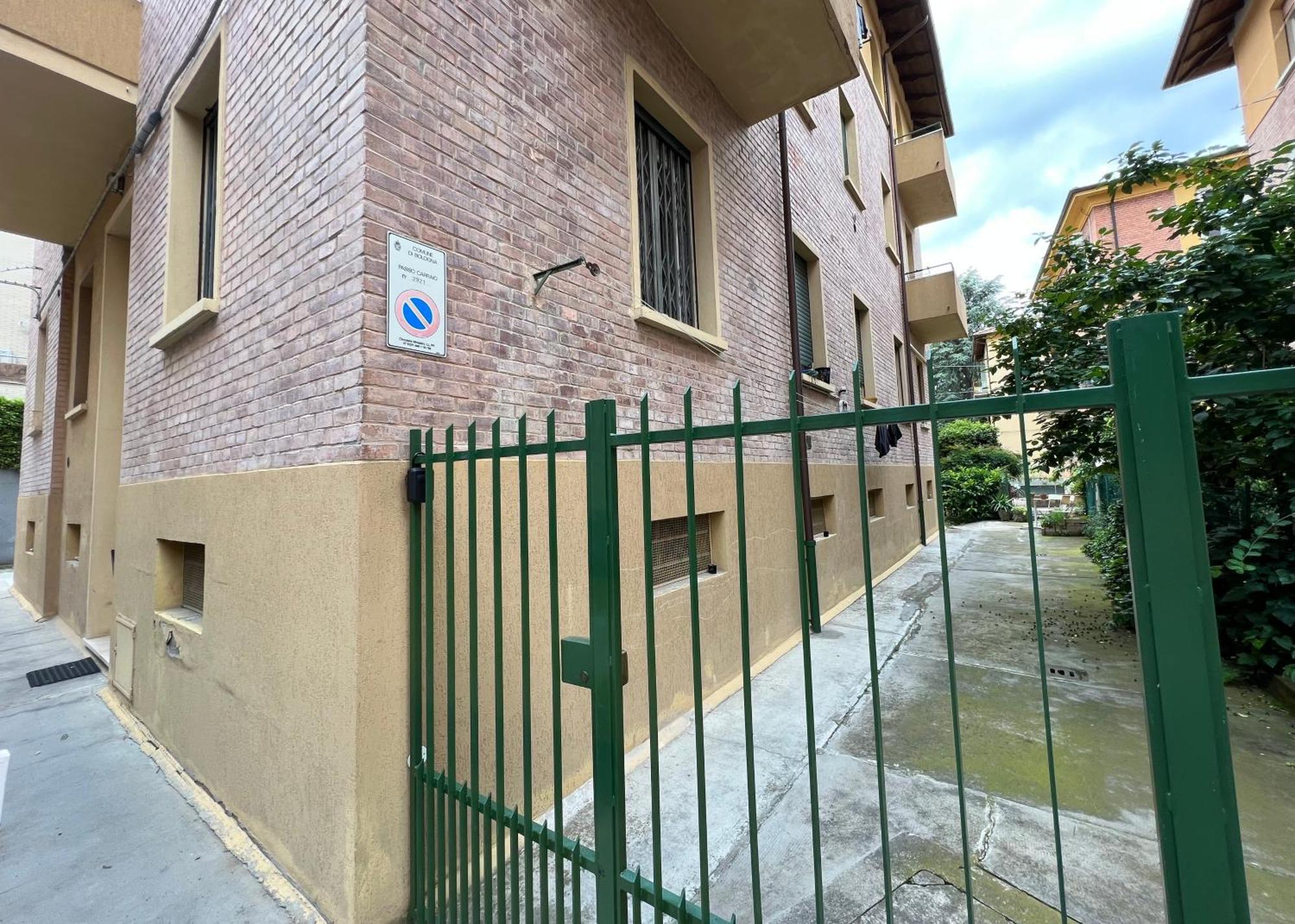 Charming Apartment Near Saragozza Bologna Exterior foto
